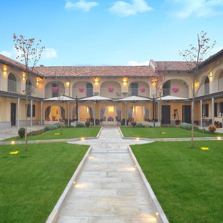 Agriturismo Cascina Varie Castagnito Εξωτερικό φωτογραφία