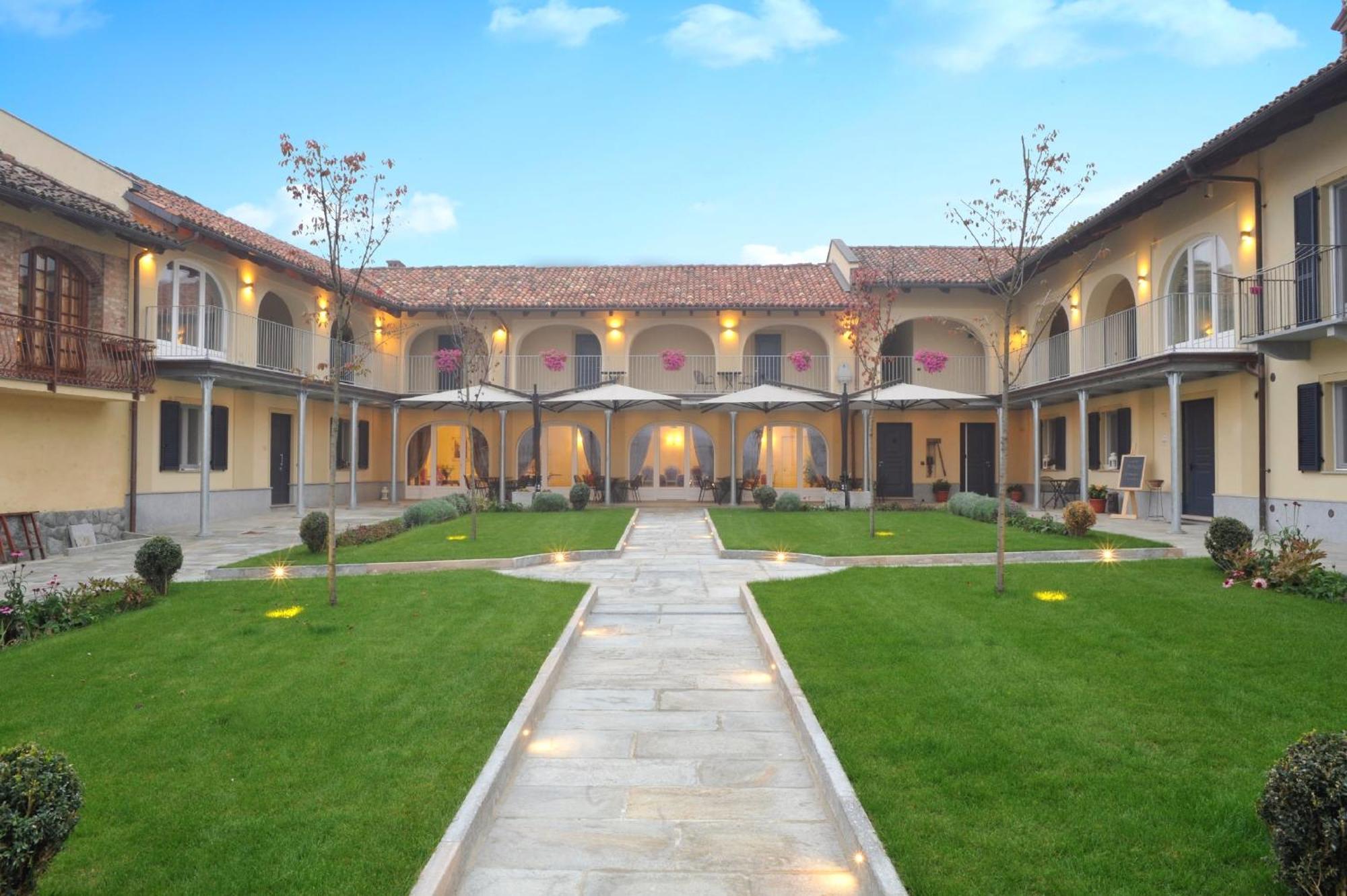 Agriturismo Cascina Varie Castagnito Εξωτερικό φωτογραφία