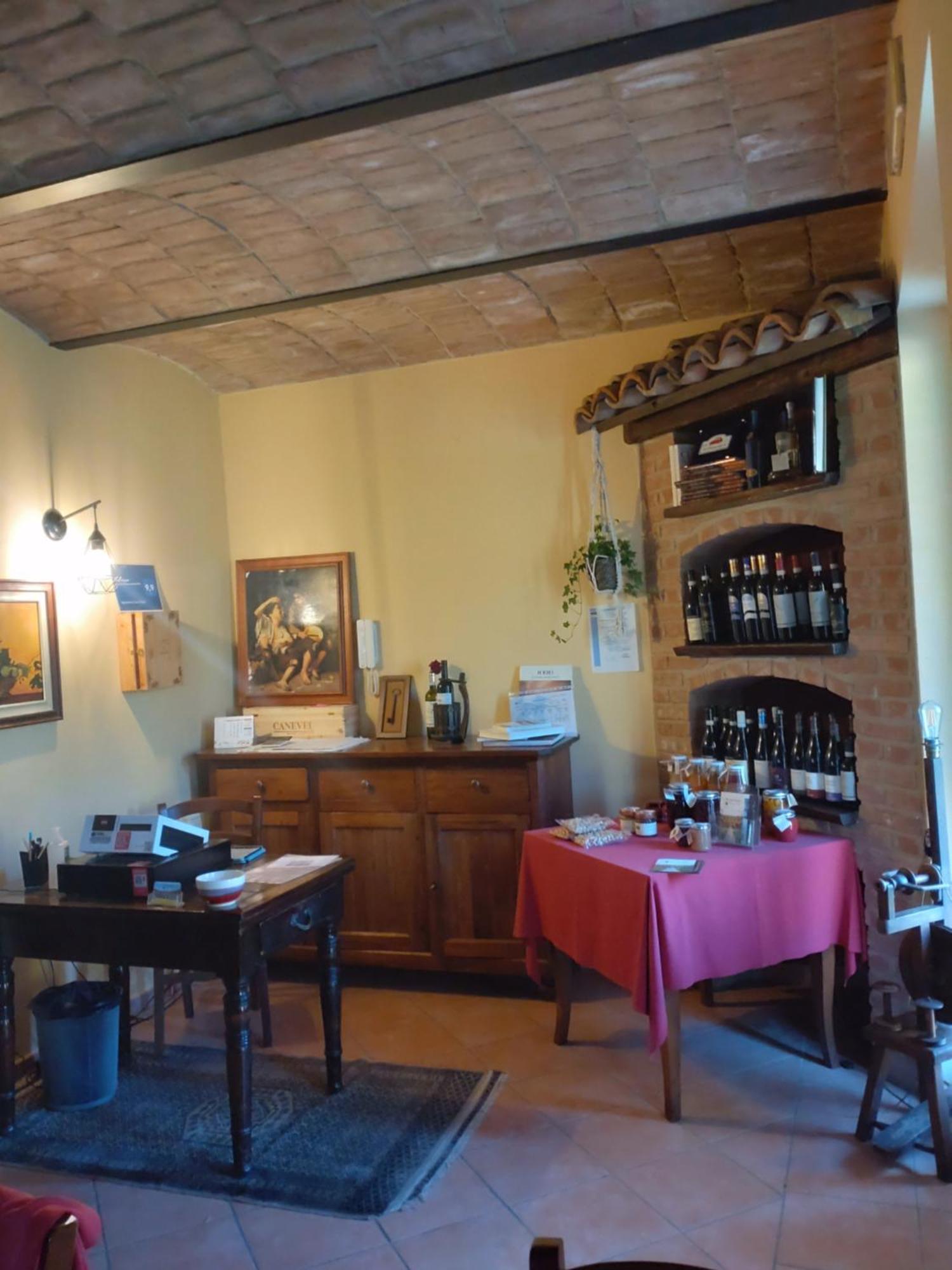 Agriturismo Cascina Varie Castagnito Εξωτερικό φωτογραφία