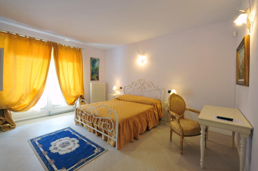 Agriturismo Cascina Varie Castagnito Εξωτερικό φωτογραφία
