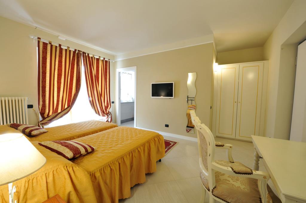 Agriturismo Cascina Varie Castagnito Εξωτερικό φωτογραφία