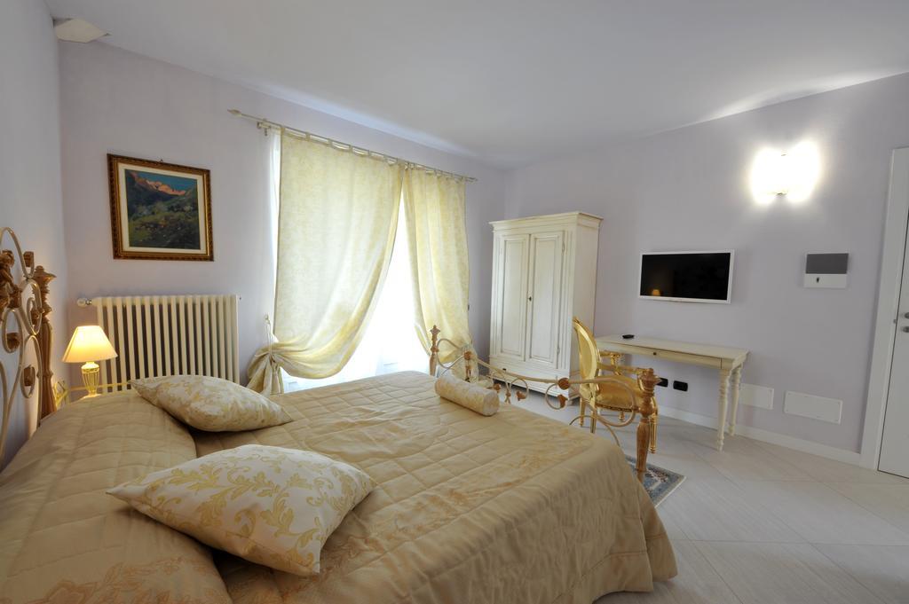 Agriturismo Cascina Varie Castagnito Εξωτερικό φωτογραφία