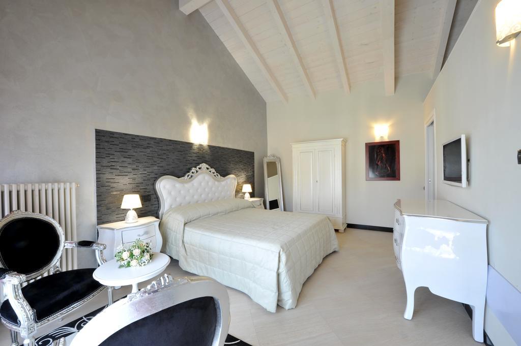 Agriturismo Cascina Varie Castagnito Εξωτερικό φωτογραφία