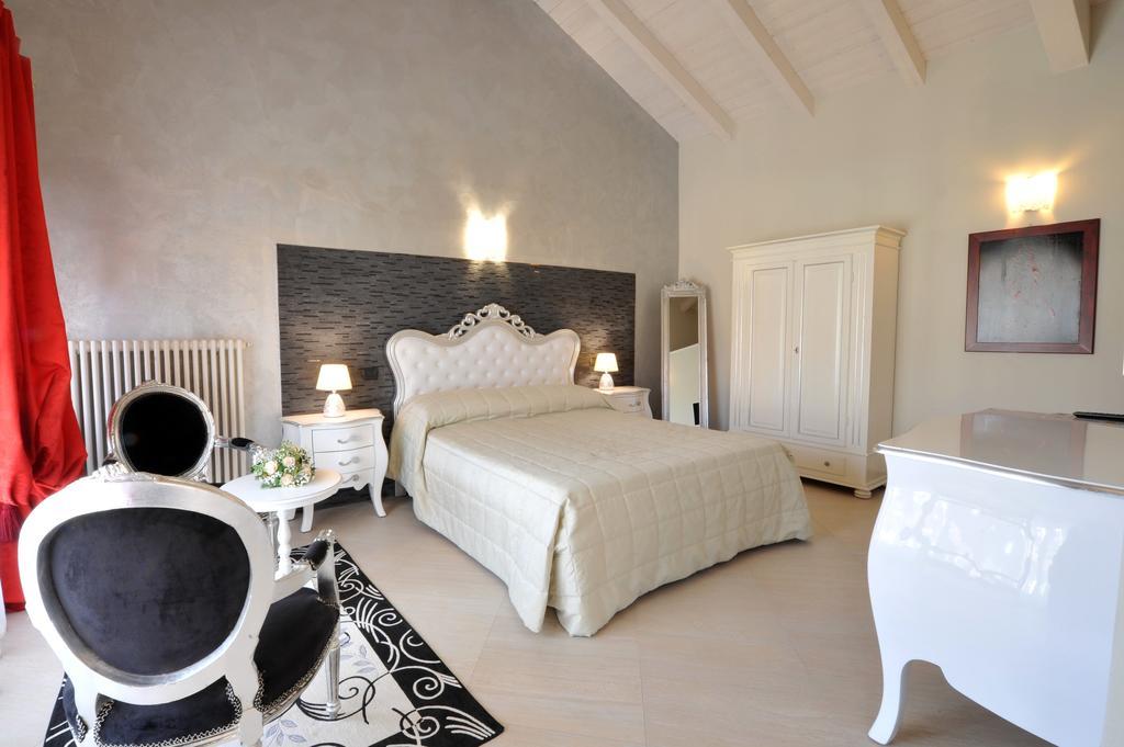 Agriturismo Cascina Varie Castagnito Εξωτερικό φωτογραφία