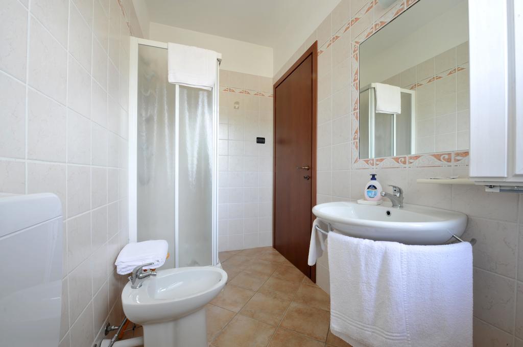 Agriturismo Cascina Varie Castagnito Εξωτερικό φωτογραφία