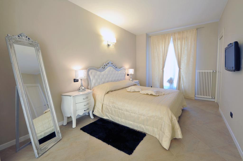 Agriturismo Cascina Varie Castagnito Εξωτερικό φωτογραφία
