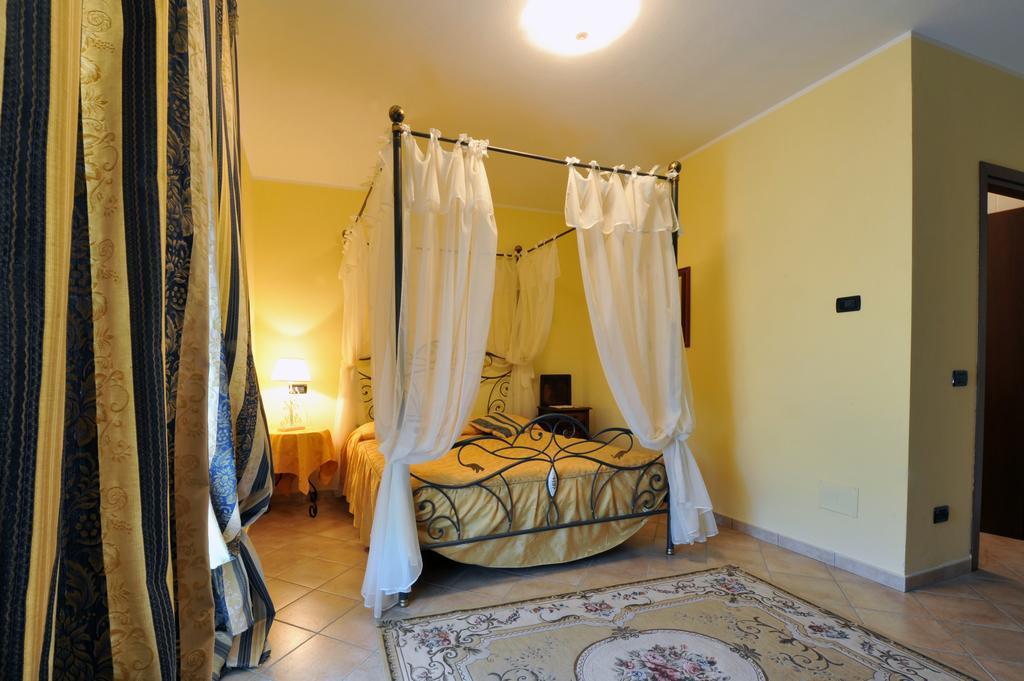 Agriturismo Cascina Varie Castagnito Εξωτερικό φωτογραφία