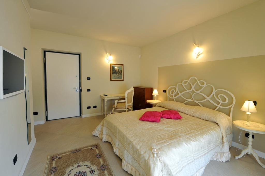 Agriturismo Cascina Varie Castagnito Εξωτερικό φωτογραφία