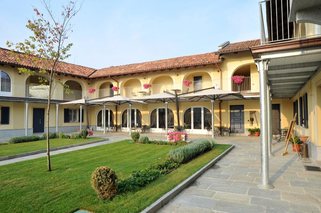 Agriturismo Cascina Varie Castagnito Εξωτερικό φωτογραφία