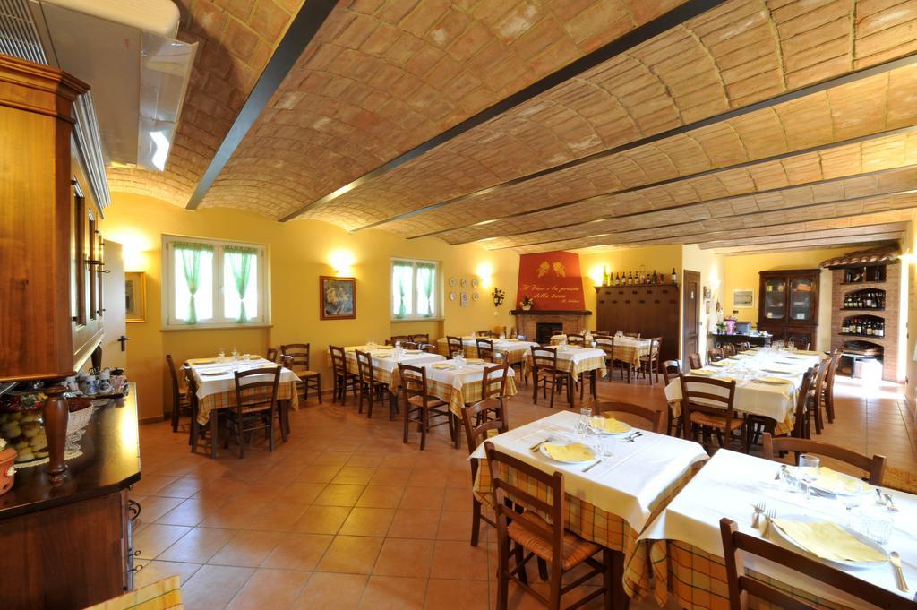 Agriturismo Cascina Varie Castagnito Εξωτερικό φωτογραφία