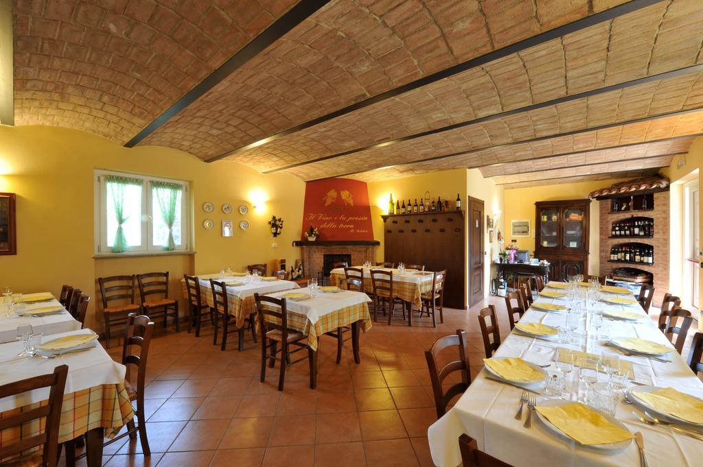 Agriturismo Cascina Varie Castagnito Εξωτερικό φωτογραφία